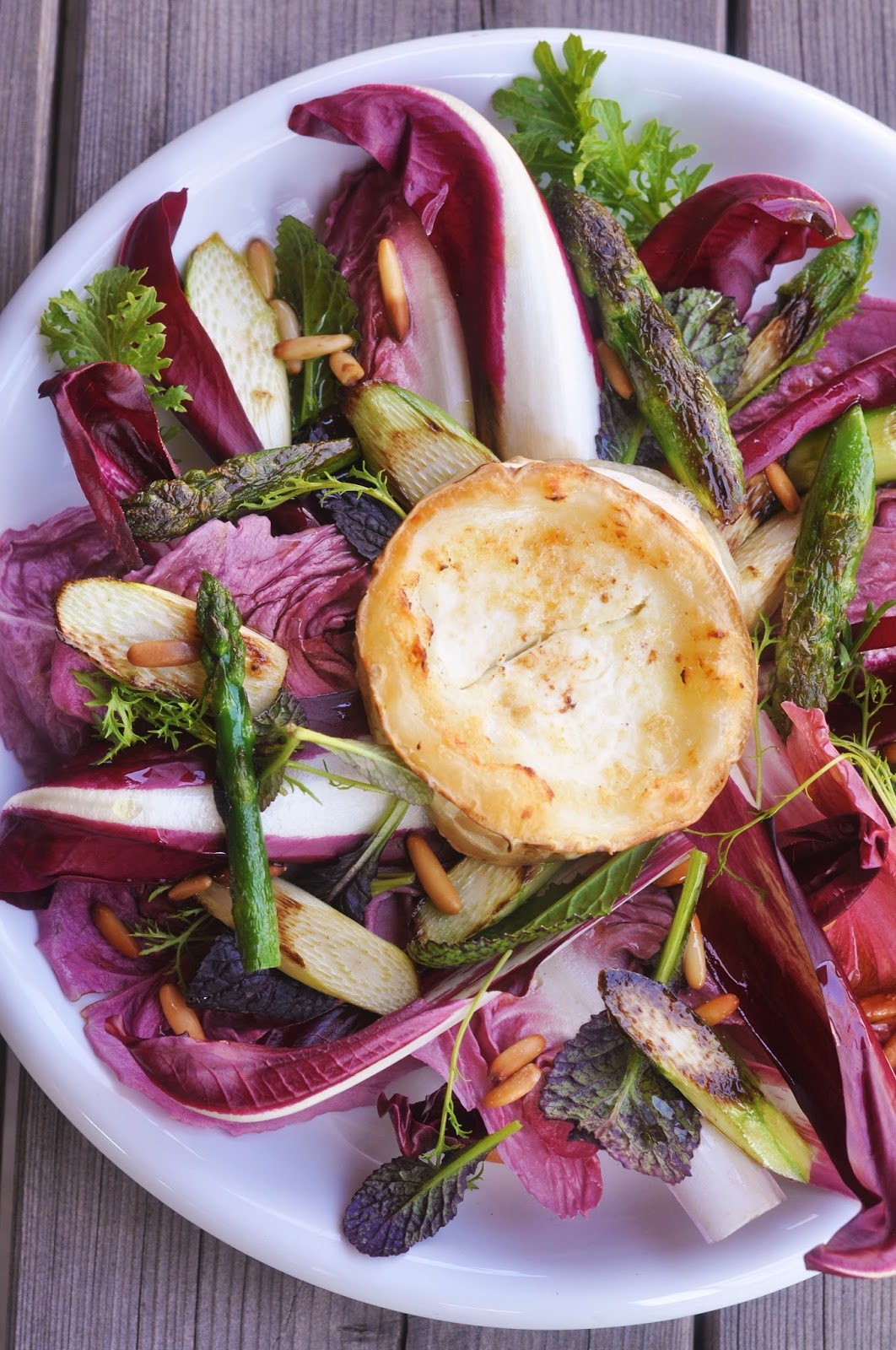 Salad au chèvre chaud - Salat mit warmem Ziegenkäse - Kubiena - Kochblog