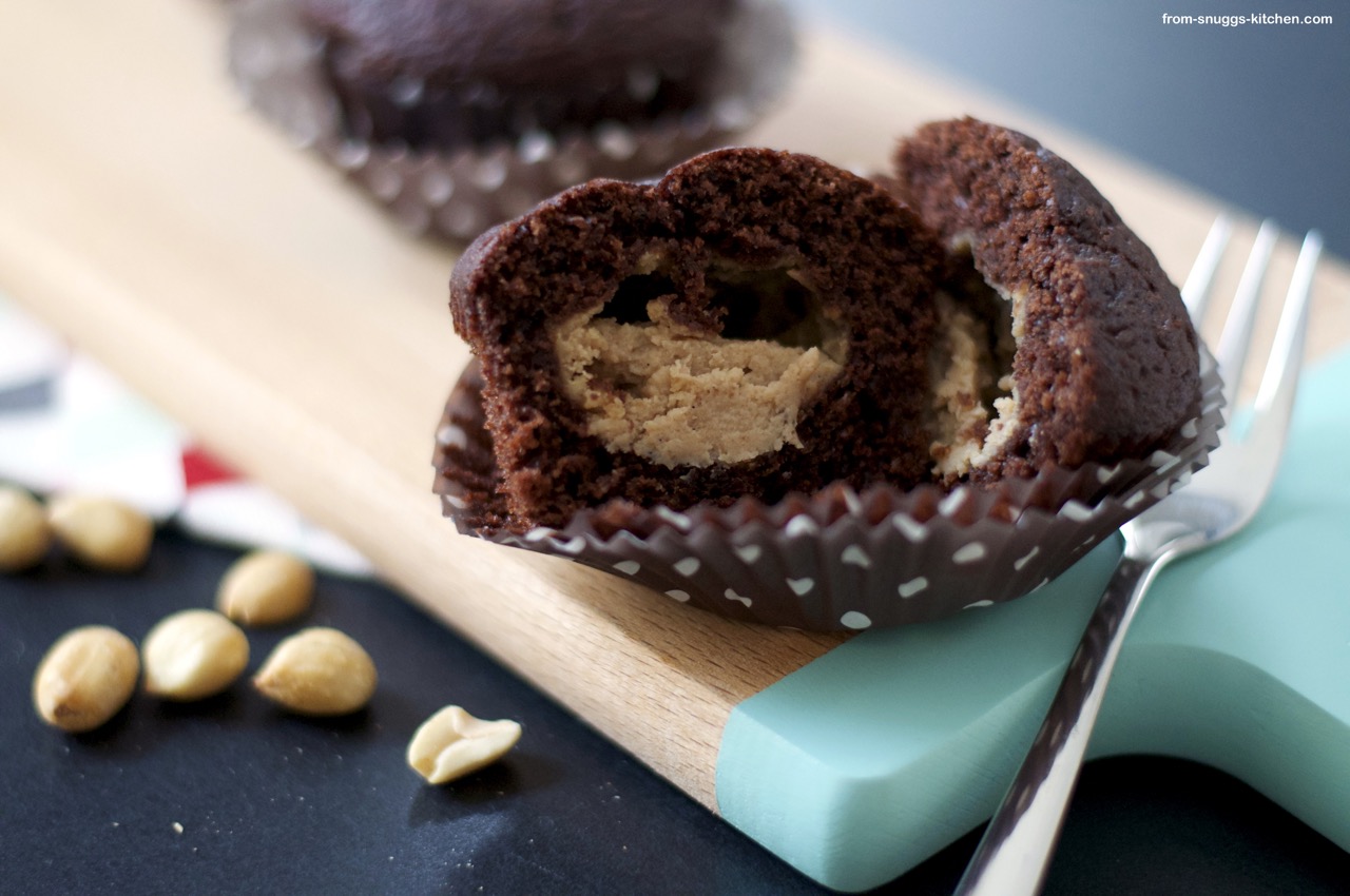 Überraschung gefällig? Schoko-Erdnuss-Muffins - From-Snuggs-Kitchen