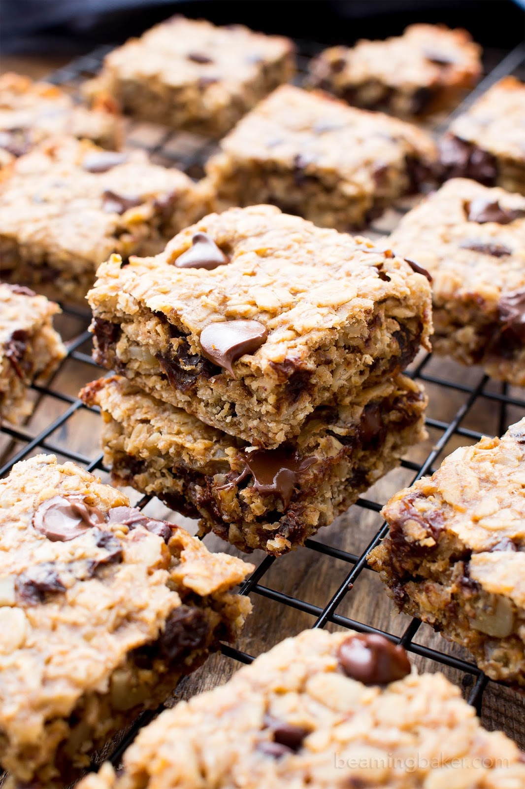 Lite Oatmeal Raisin Breakfast Bar Recipe