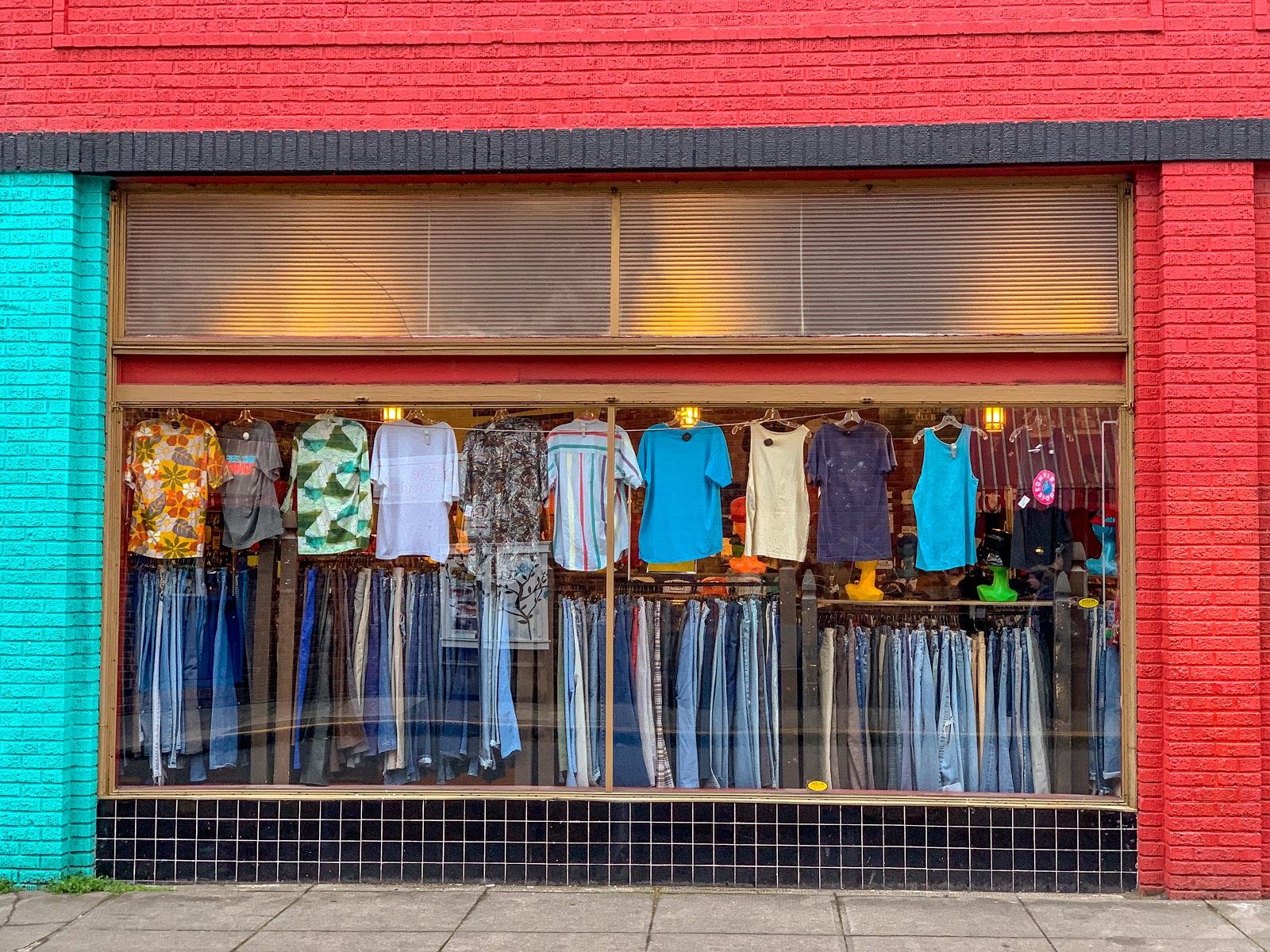 Rectangles Red Light Clothing Exchange Se Hawthorne