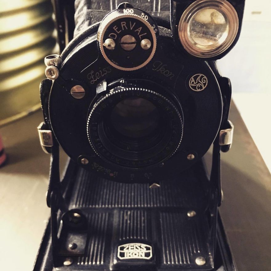 1929 Camera Had An Undeveloped Film Inside…