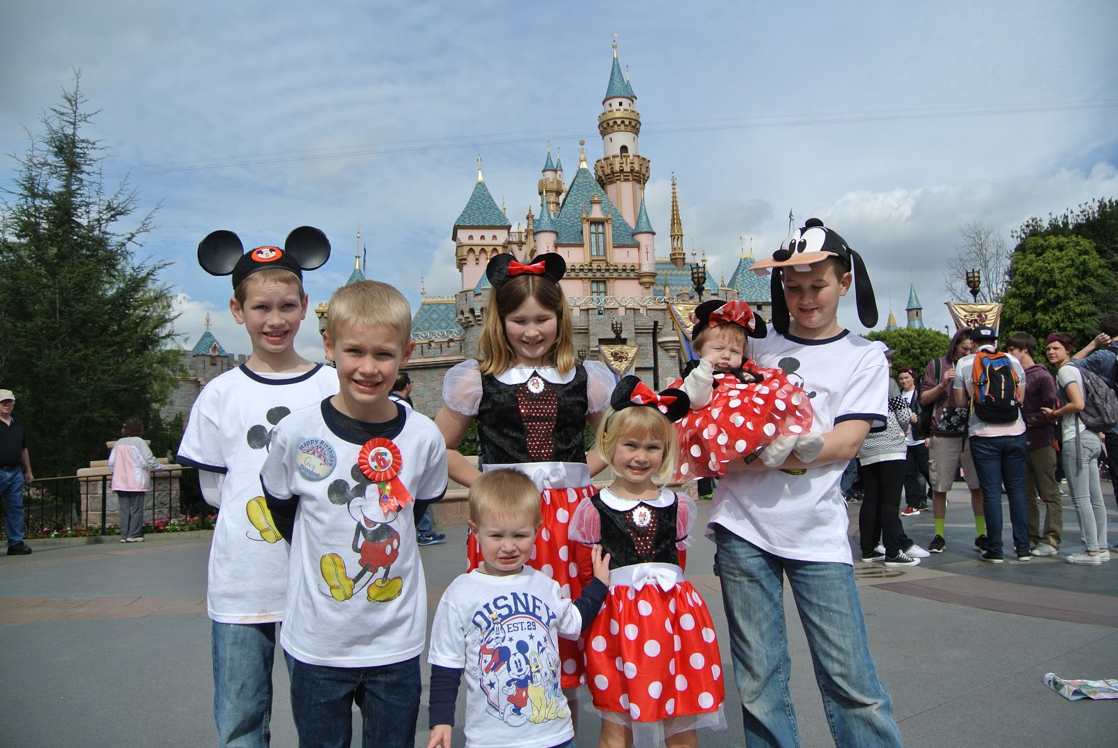 Catholic All Year Big Family Disneyland Hacks