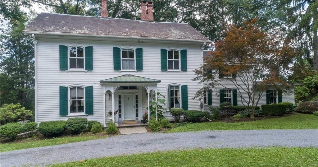 Sweet House Dreams 1862 Colonial in Marlboro, New York