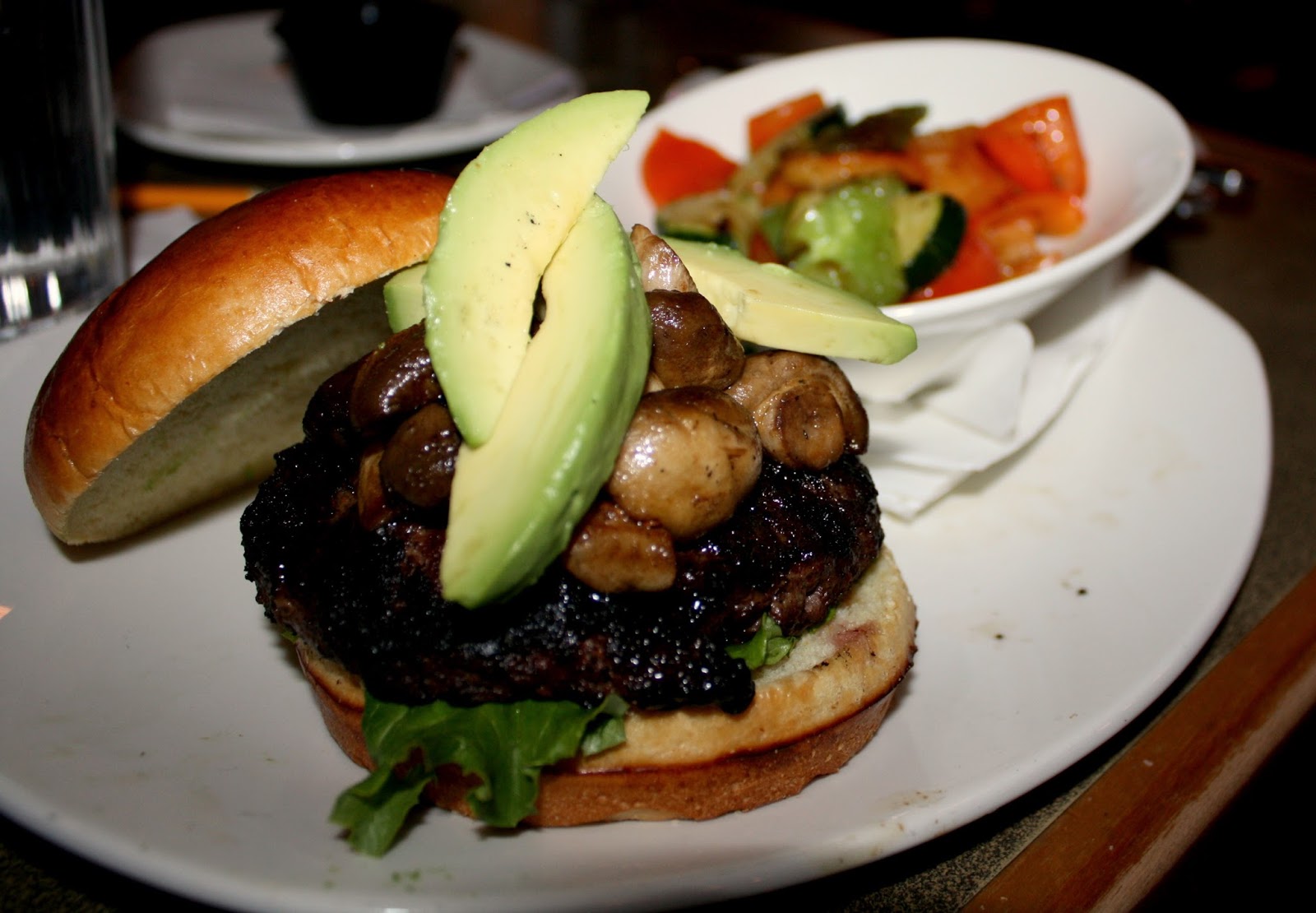 A Little Time and a Keyboard Build a Burger at Jersey's in Hoffman Estates {& a Giveaway}