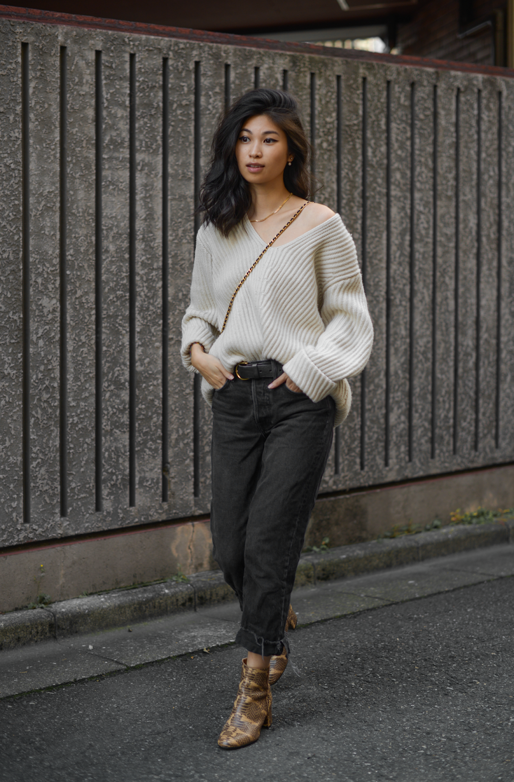 Beige sweater, Acne Studios ribbed sweater, fall outfits ideas with beige sweater, casual outfits with sweaters, how to wear snake skin boots, snake skin boots, ATP snake skin booties, personal style blogger, Tokyo style blogger, New York fashion blog FOREVERVANNY