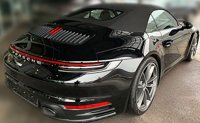 porsche-992-taillights-exhaust-backlights-and-wheels
