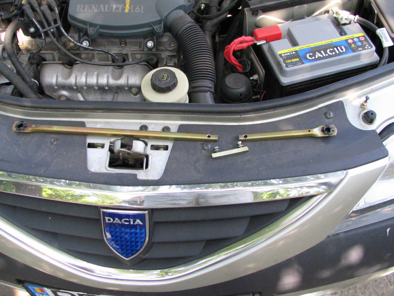 dozen Humidity Meaningless Tutoriale pentru Dacia Logan: Cum scapi de acel "V" lasat de stergatoare pe  parbriz