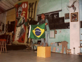 O PROTESTO DE UM BRASILEIRO (IN) FELIZ