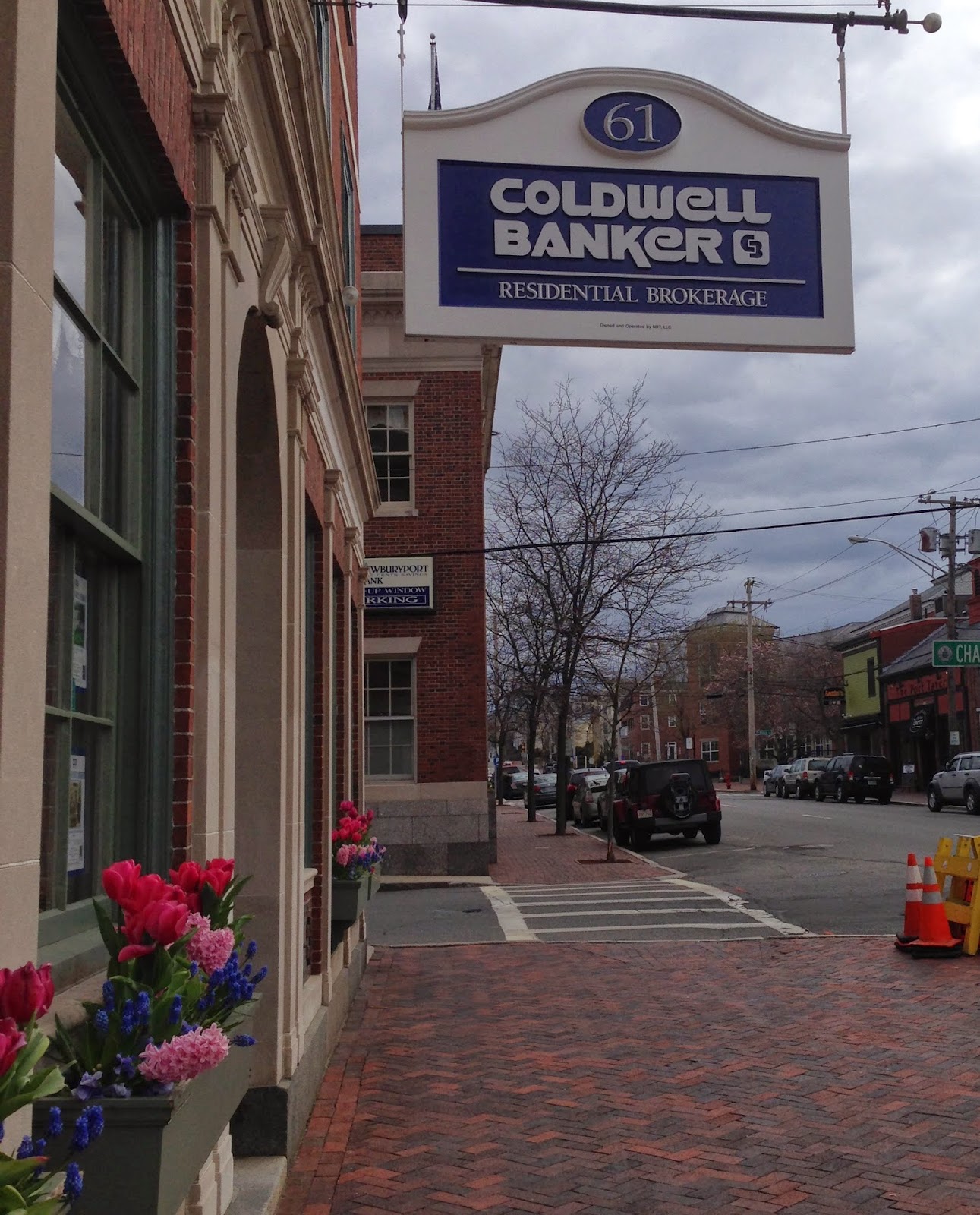 DesignsandEvents Window Boxes of Newburyport