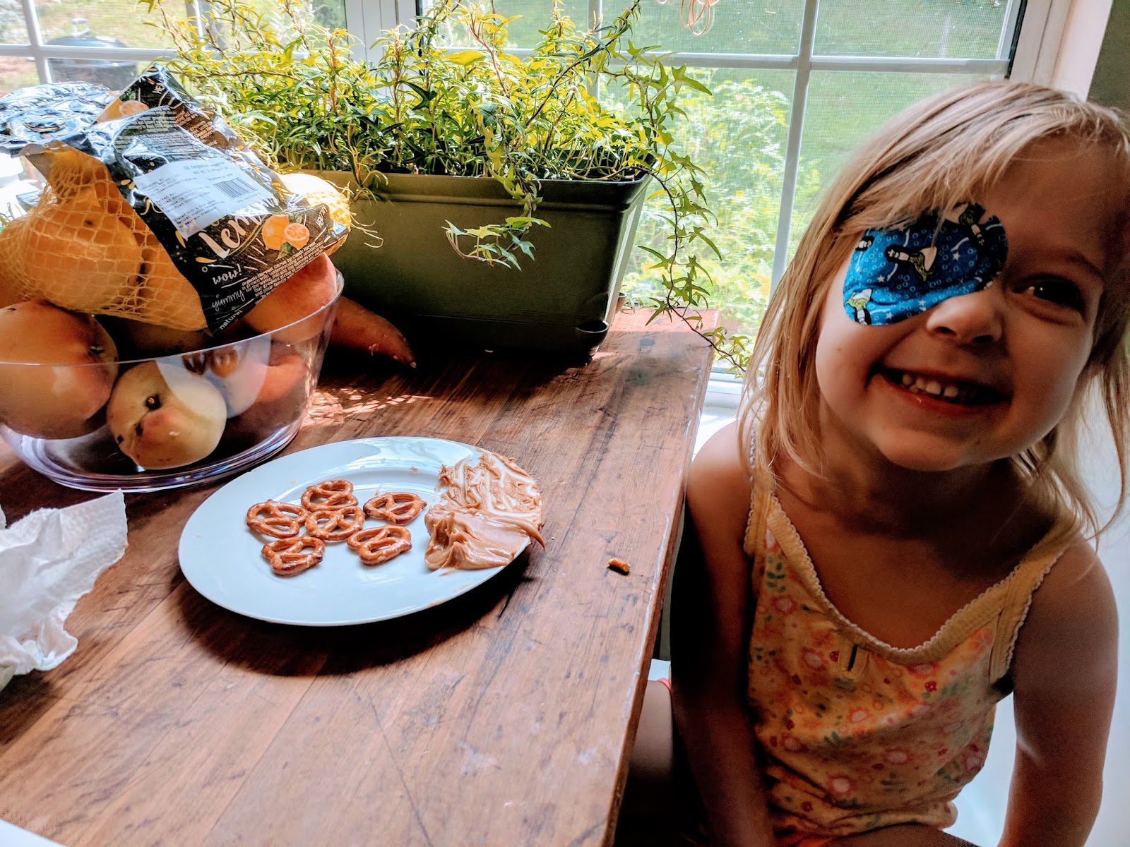 Let Them Eat Crackers An Alternative Guide to Feeding Your Toddler for