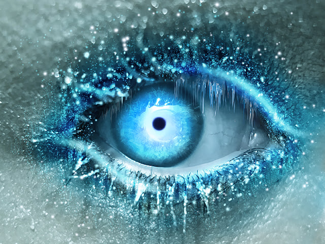 Snowy Blue Eye Makeup
