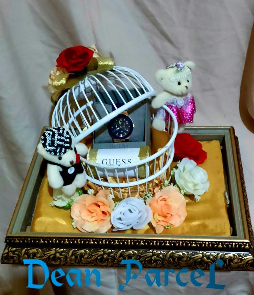 Model Bentuk Kotak Cincin dan Perhiasan Pernikahan Dean