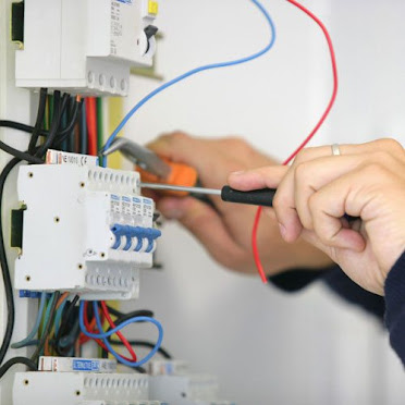 house problem inexpensive electrician in Vaughan