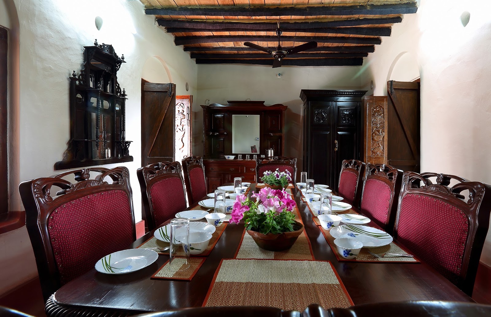 DECORPICS: Fine dine