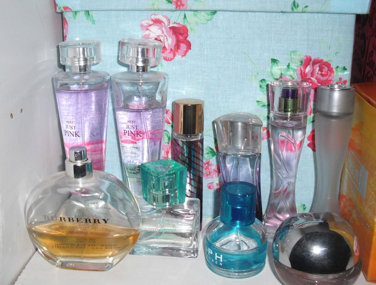 My Perfume Collection.. ♥ | Victoria's Vintage Blog