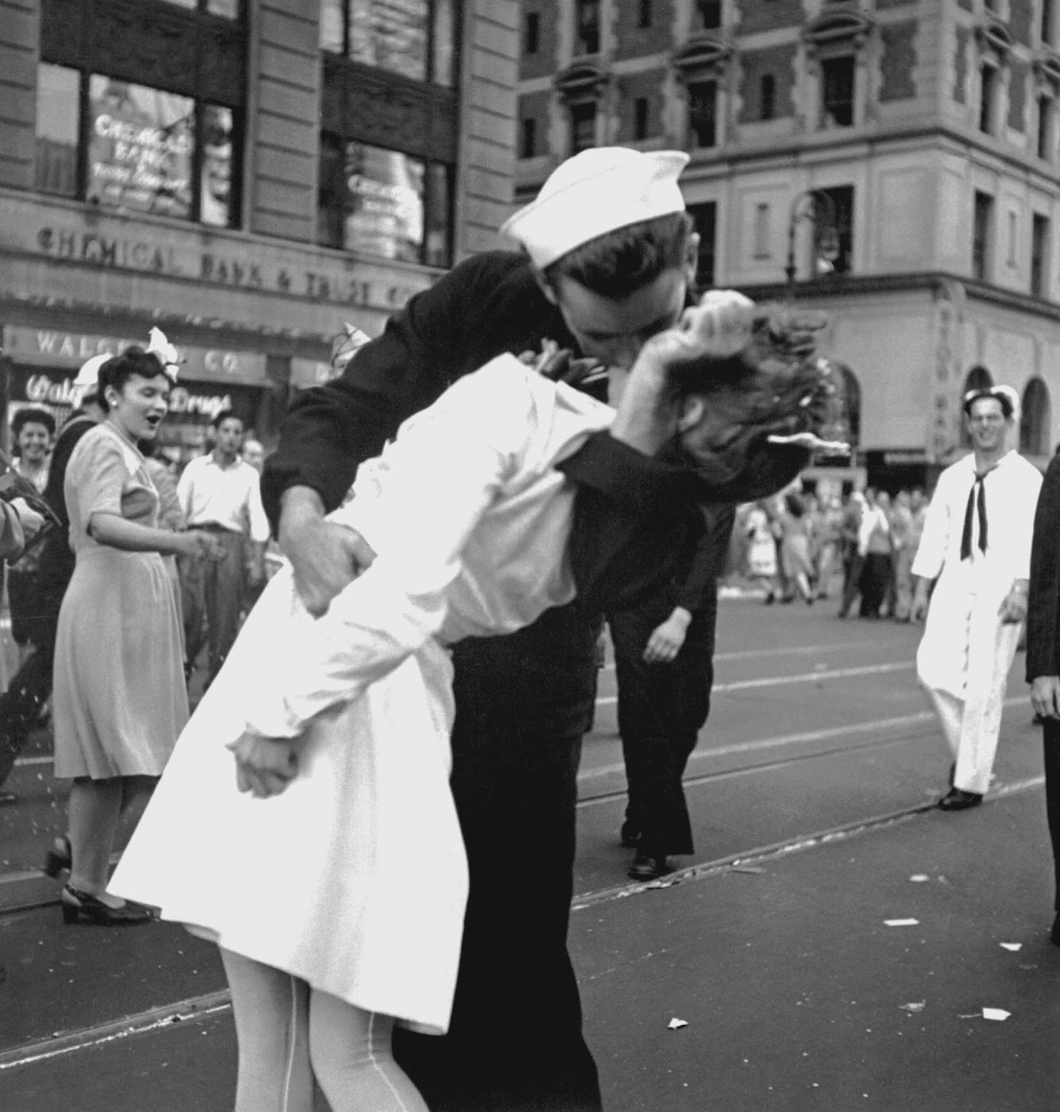 orgensen's Navy photograph of the V J Day kiss in Times Square.