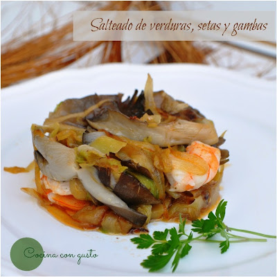 Salteado De Verduras, Setas Y Gambas
