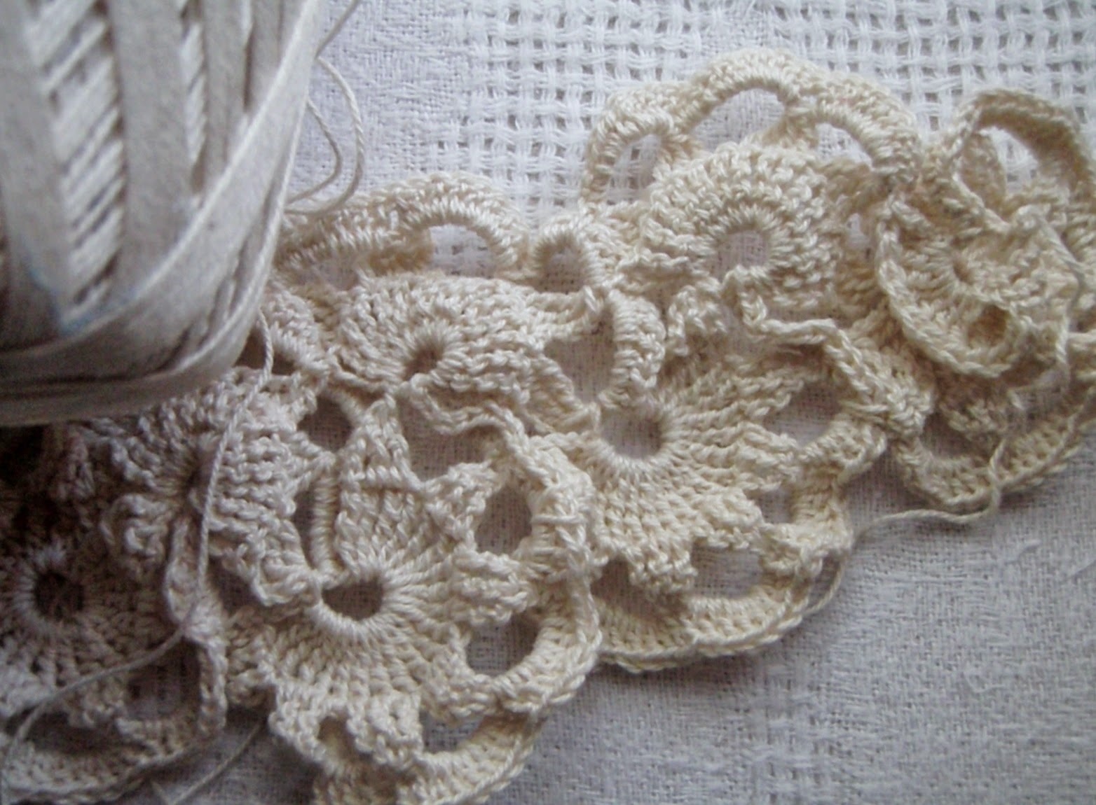 Cabin & Cottage : A Thing For String & White Linen