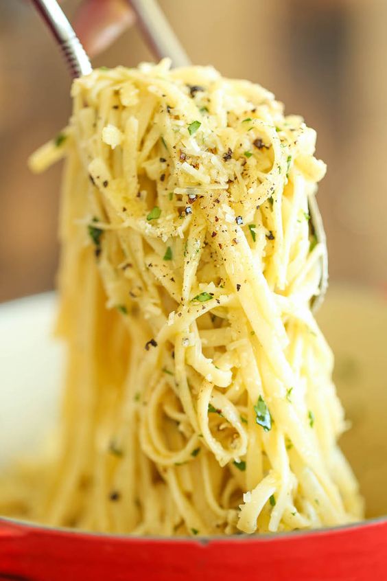 PARMESAN GARLIC SPAGHETTI #parmesan #garlic #spaghetti #pasta #pastarecipes #easypastarecipes PARMESAN GARLIC SPAGHETTI #parmesan #garlic #spaghetti #pasta #pastarecipes #easypastarecipes