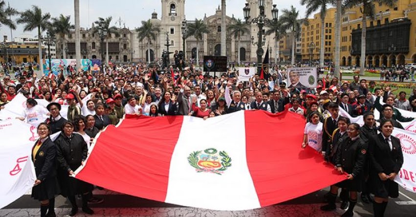 MINEDU: Ministro de Educación presenta en Lima la agenda del Bicentenario - www.minedu.gob.pe MINEDU: Ministro de Educación presenta en Lima la agenda del Bicentenario - www.minedu.gob.pe