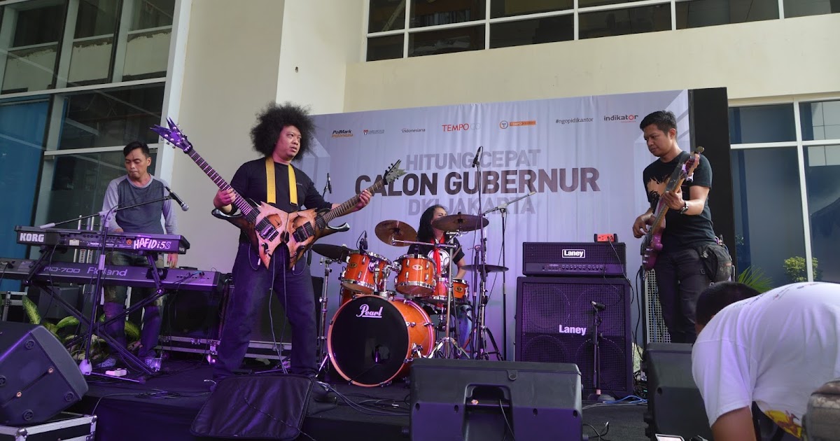 Kribo the shredder band tampil bersama Rini Asmara di Pilkada Jakarta 2017