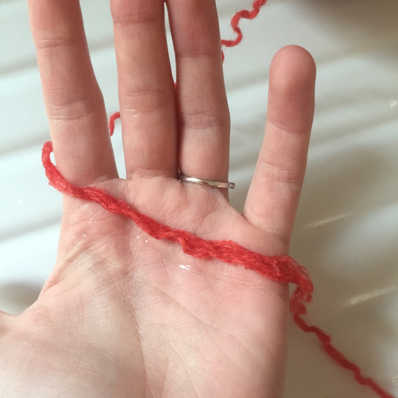 Sent by Sarah How to join ends of yarn together through felting