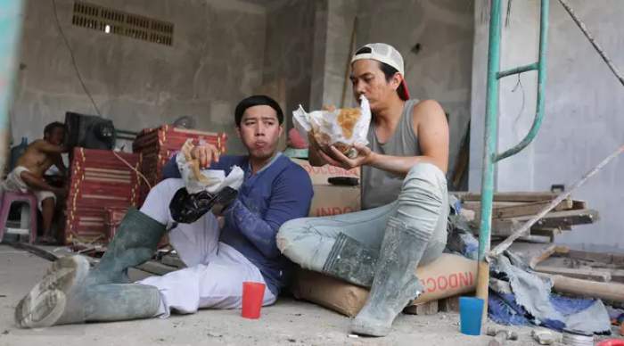 Vokalis Band Repvblik Jadi Kuli Pasar