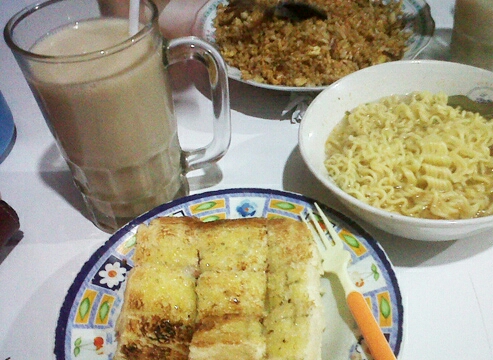 Gak Bikin Kenyang, 5 Makanan Ini Justru Akan Membuatmu Tambah Lapar Gak Bikin Kenyang, 5 Makanan Ini Justru Akan Membuatmu Tambah Lapar