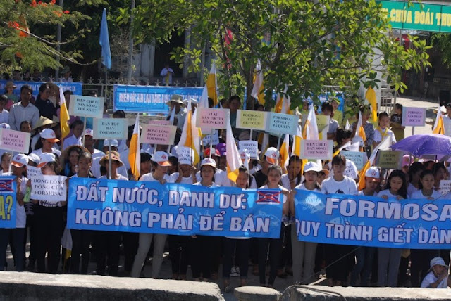 VNTB – Giải nghĩa người Công giáo biểu tình chống Formosa: Tình yêu thương đòi buộc