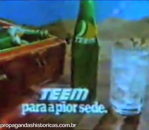 Provocação da sede levada ao limite na propaganda do Refrigerante Teen. Homem no deserto carente de uma bebida.