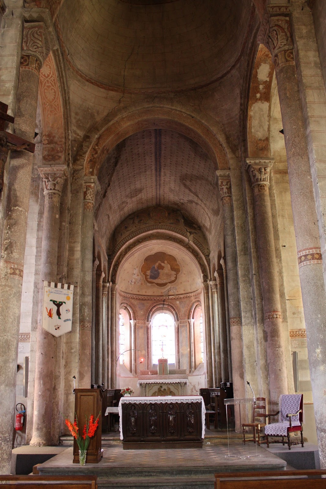 Atlas roman Domérat Eglise NotreDame (03)