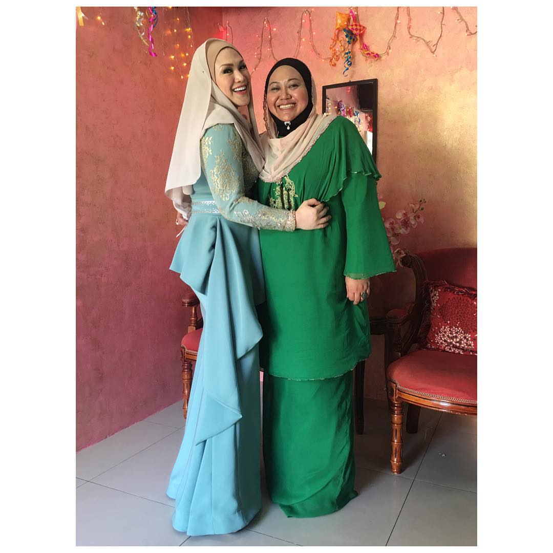 Design Baju Raya Artis : My vape