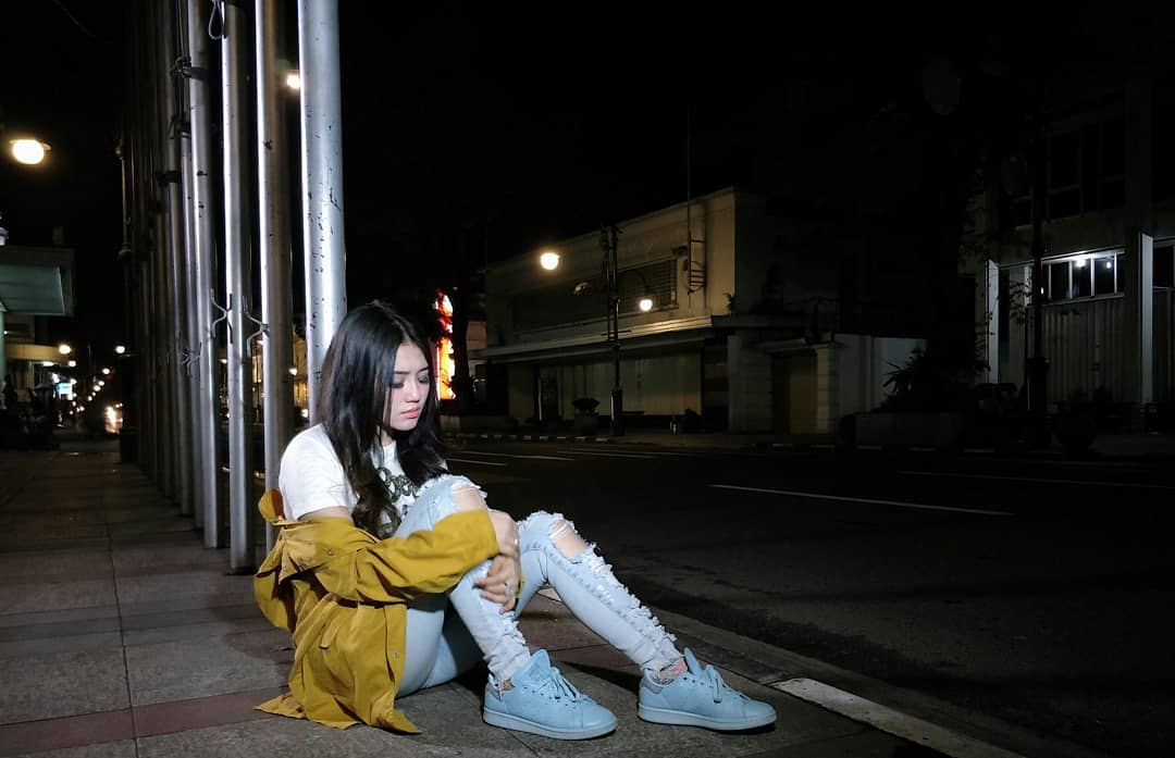 Lirik Lagu Via Vallen Menunggu Kamu (Anji) Lirik Lagu