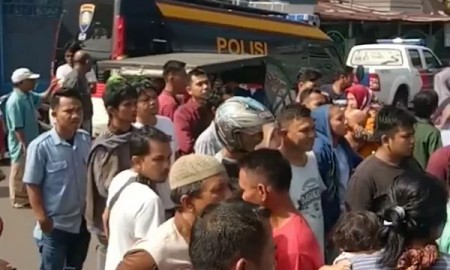 Suasana i lokasi ledakan bom di Sibolga. Suasana i lokasi ledakan bom di Sibolga.