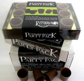 علب وأكواب من الشوكولاته تؤكل!