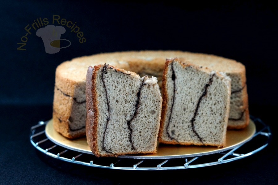 Banana chiffon with cocoa layering ~ 香蕉戚风蛋糕