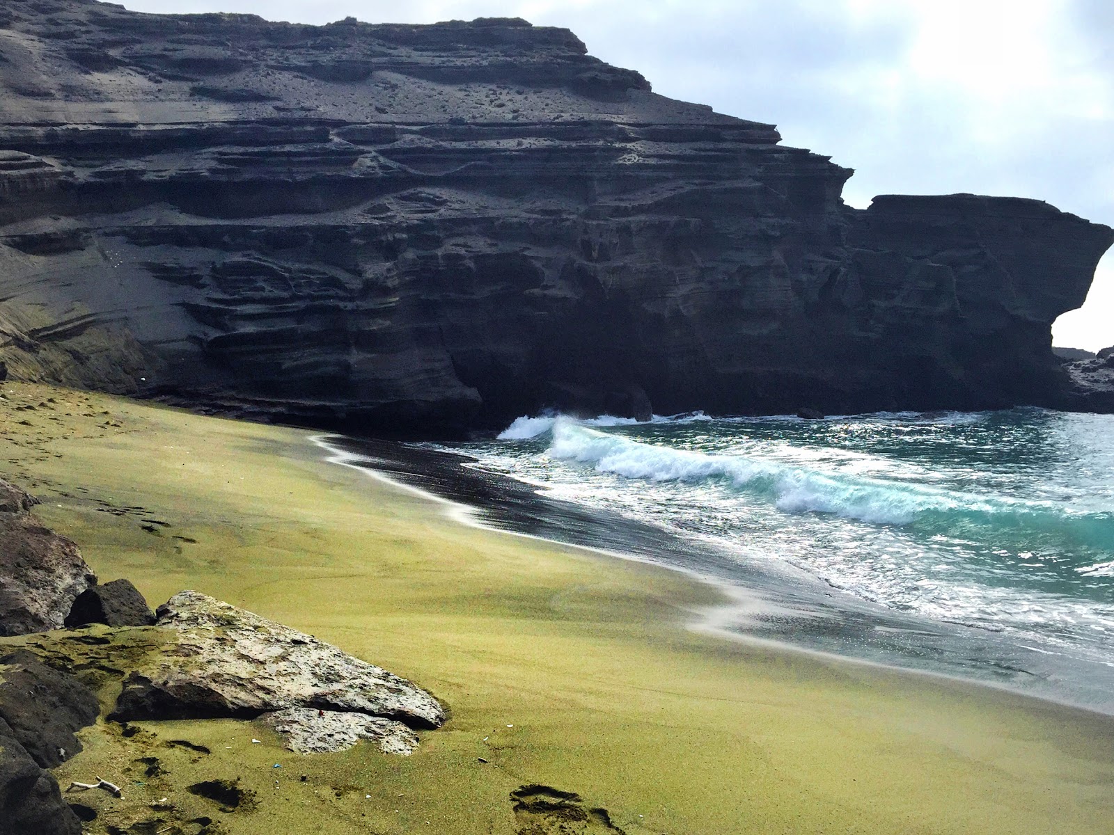 Papakolea Beach (Green Sand Beach) of Big Island Lareina Ting