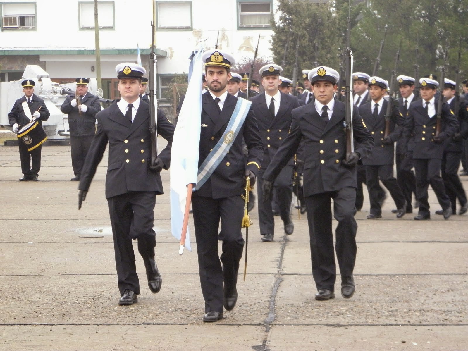 Ceremonia por el día de la Armada Argentina en la FAE3