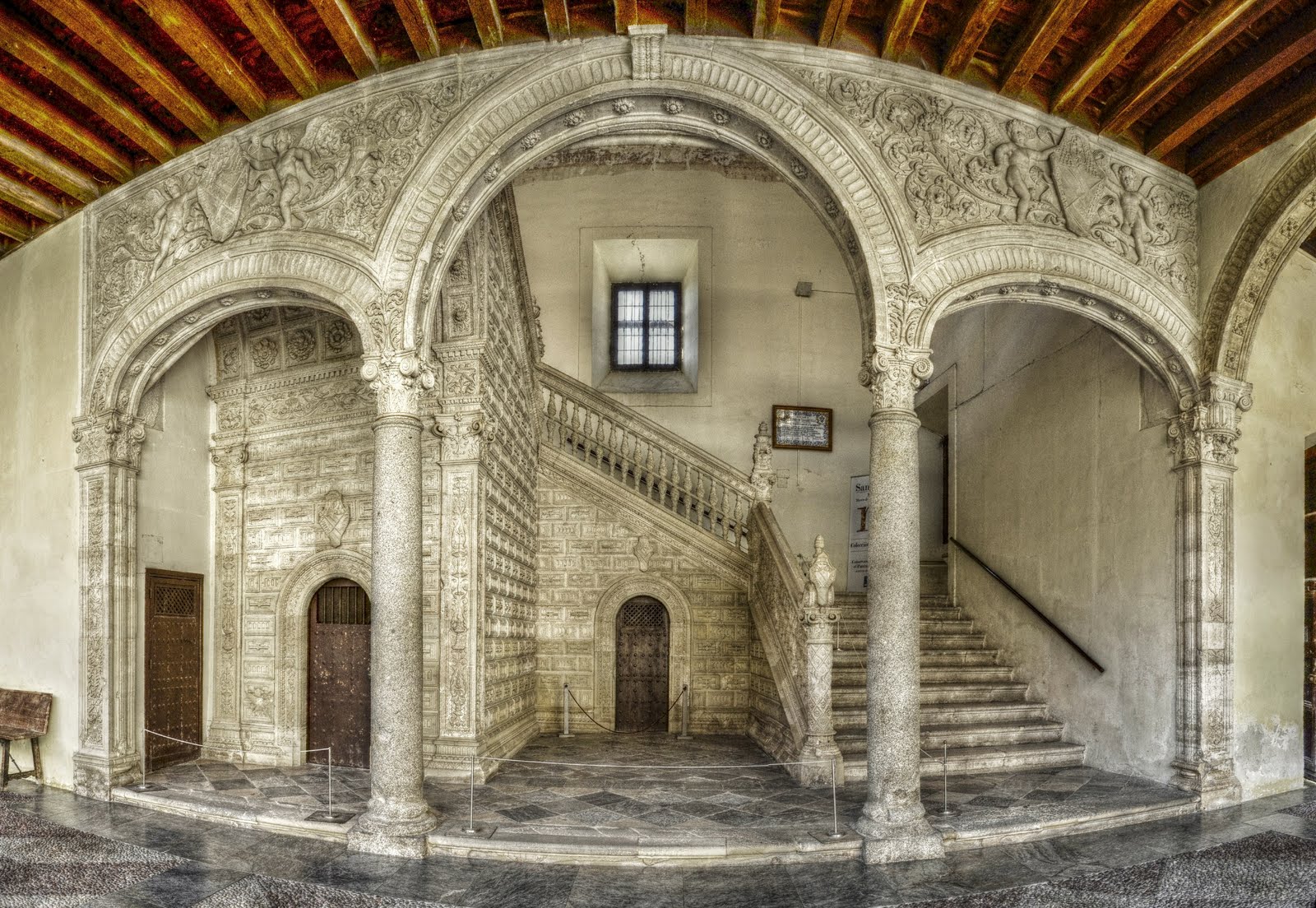 FOTO DE TOLEDO. RETAZOS DE COLOR: MUSEO SANTA CRUZ