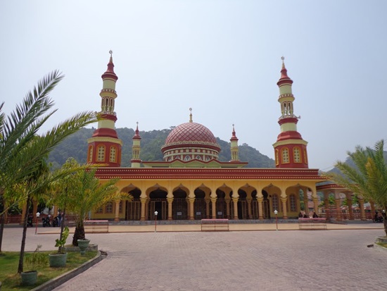 23 Kombinasi Warna Cat Masjid 