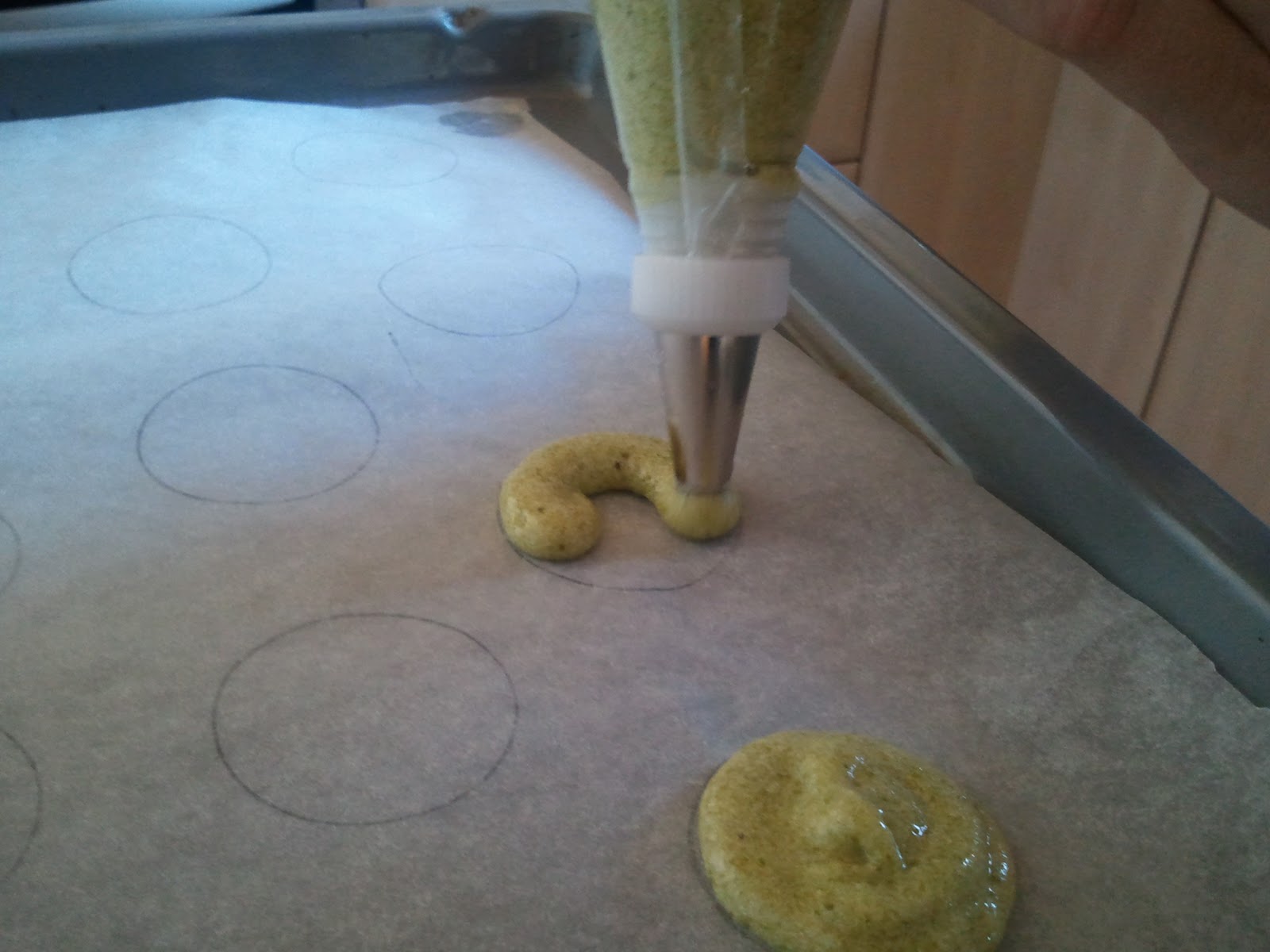 Miri's Kitchen: Pistazien Macarons Miri's Kitchen: Pistazien Macarons