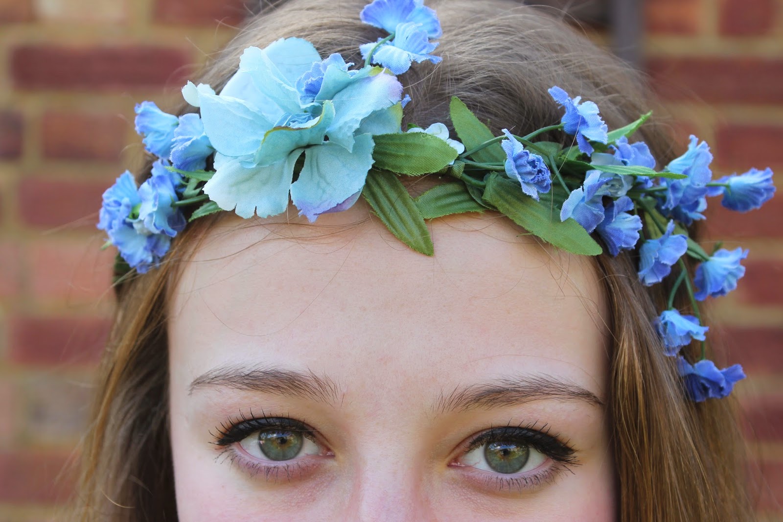 blogger-accessories-inspiration-fashion-headdress-flower-garland-poppydaisy