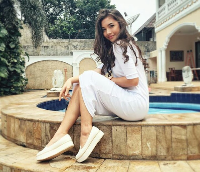 Koleksi Foto-foto Hot dan Seksi Angela Gilsha (5) | Naviri Magazine