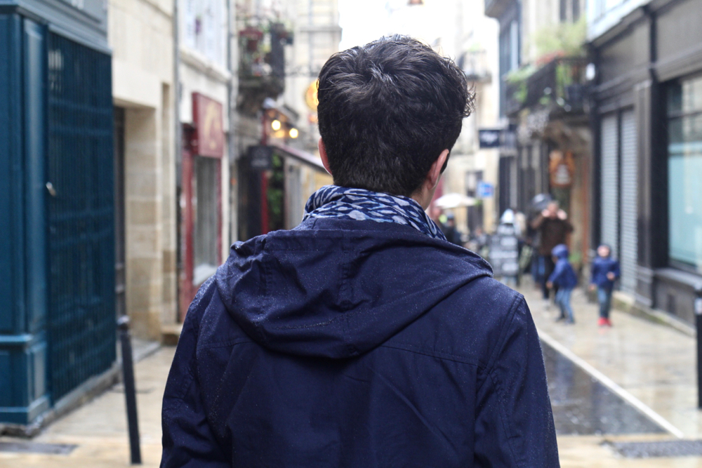 blog-mode-style-homme-paris-bordeaux-somwhere-echarpe-cheche-ete-vetement-bleu-churchs-leyton-coupe-vent-deperlant-impermeable-menstyle-french-blog-bordeaux