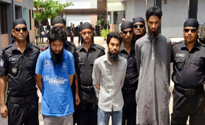 নারায়ণগঞ্জে অস্ত্রসহ তিন জেএমবি সদস্য গ্রেফতার নারায়ণগঞ্জের বন্দর ও রূপগঞ্জ থেকে নিষিদ্ধ ঘোষিত জঙ্গি সংগঠন জেএমবির সারোয়ার-তামিম গ্রুপের তিন সক্রিয় সদস্যকে মঙ্গলবার ভোর রাতে র্যাব-১১ গ্রেফতার করেছে