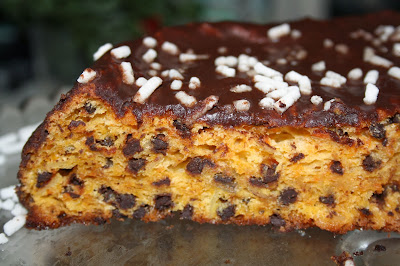 torta di carote con gocce di cioccolato e mandore - senza glutine