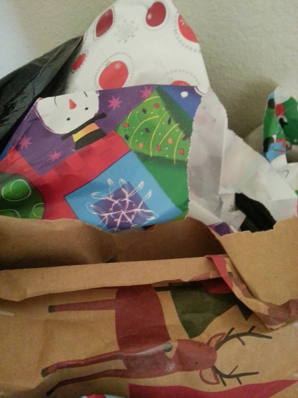 In The Meantime Mama: Make Gift Tags from Wrapping Paper
