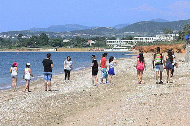 Εθελοντές καθάρισαν την παραλία της Νέας Χιλής Αλεξανδρούπολης