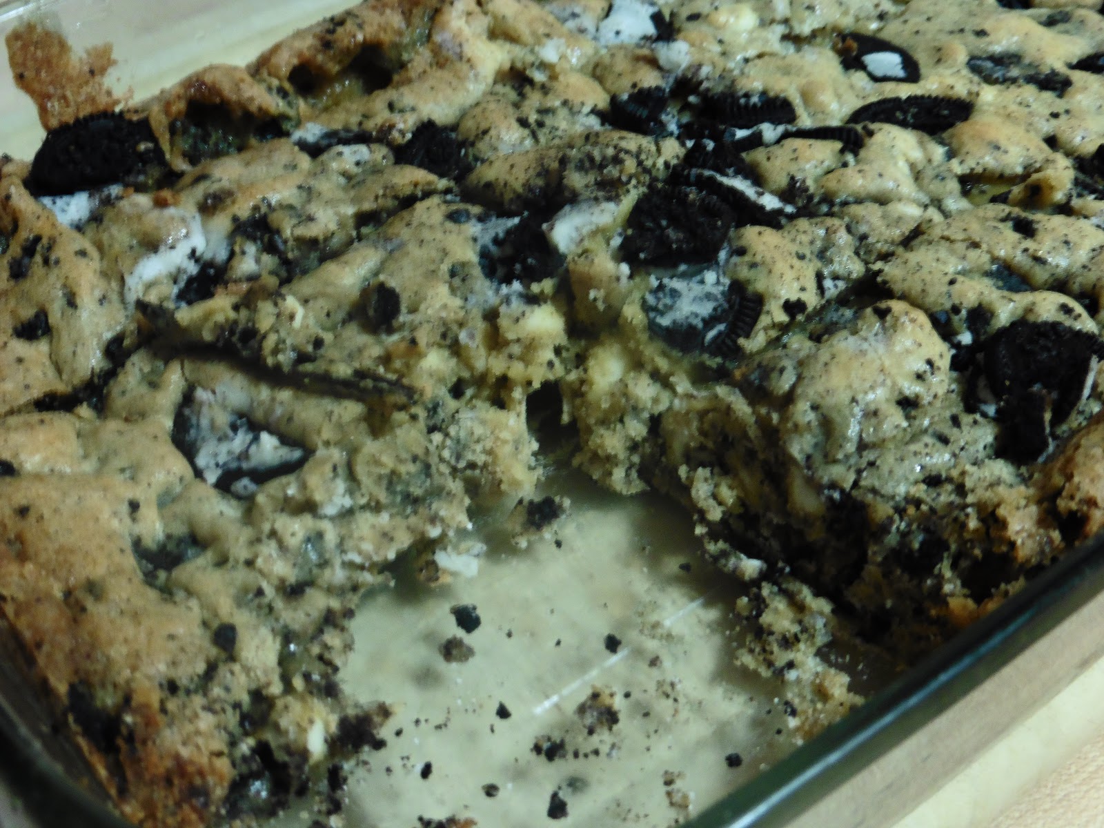 FoodThoughtsOfaChefWannabe Cookies and Cream Oreo Blondies