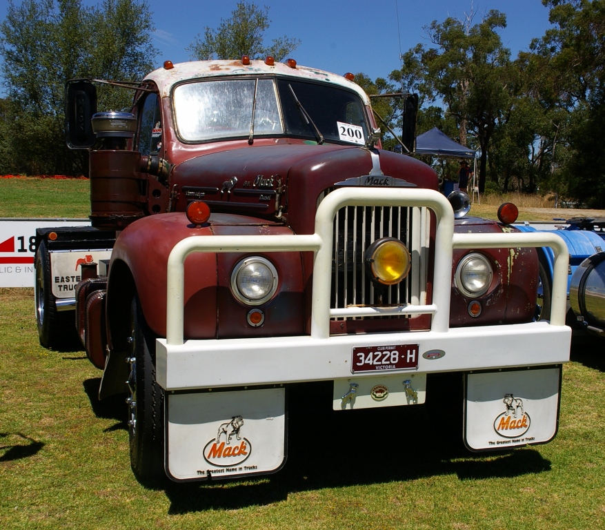 Mack+34228H.JPG